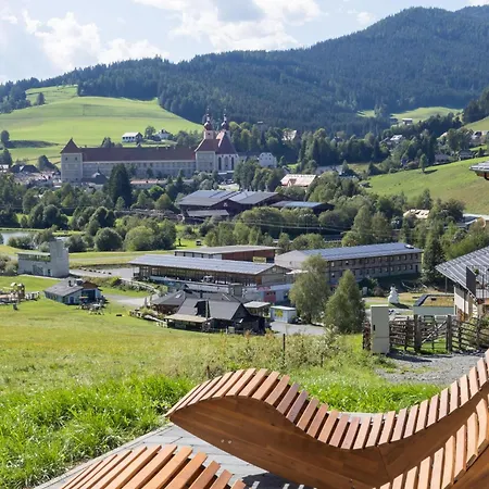 Nyaraló On The Slope With Sauna *
